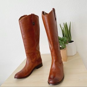 FRYE Melissa button boot extended cognac